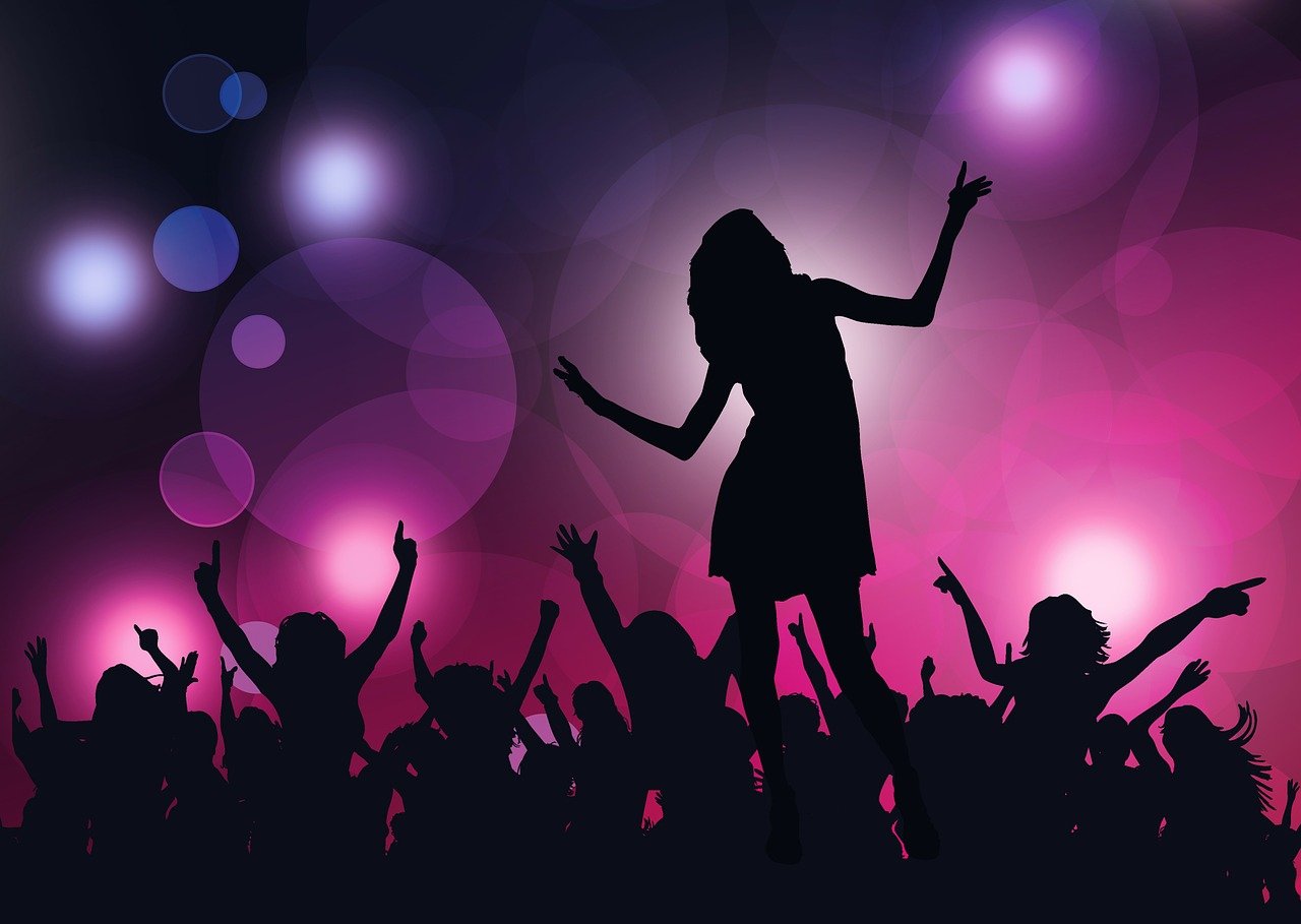 夜轻歌豆娘最新篇章探寻,夜轻歌与豆娘的故事继续展开