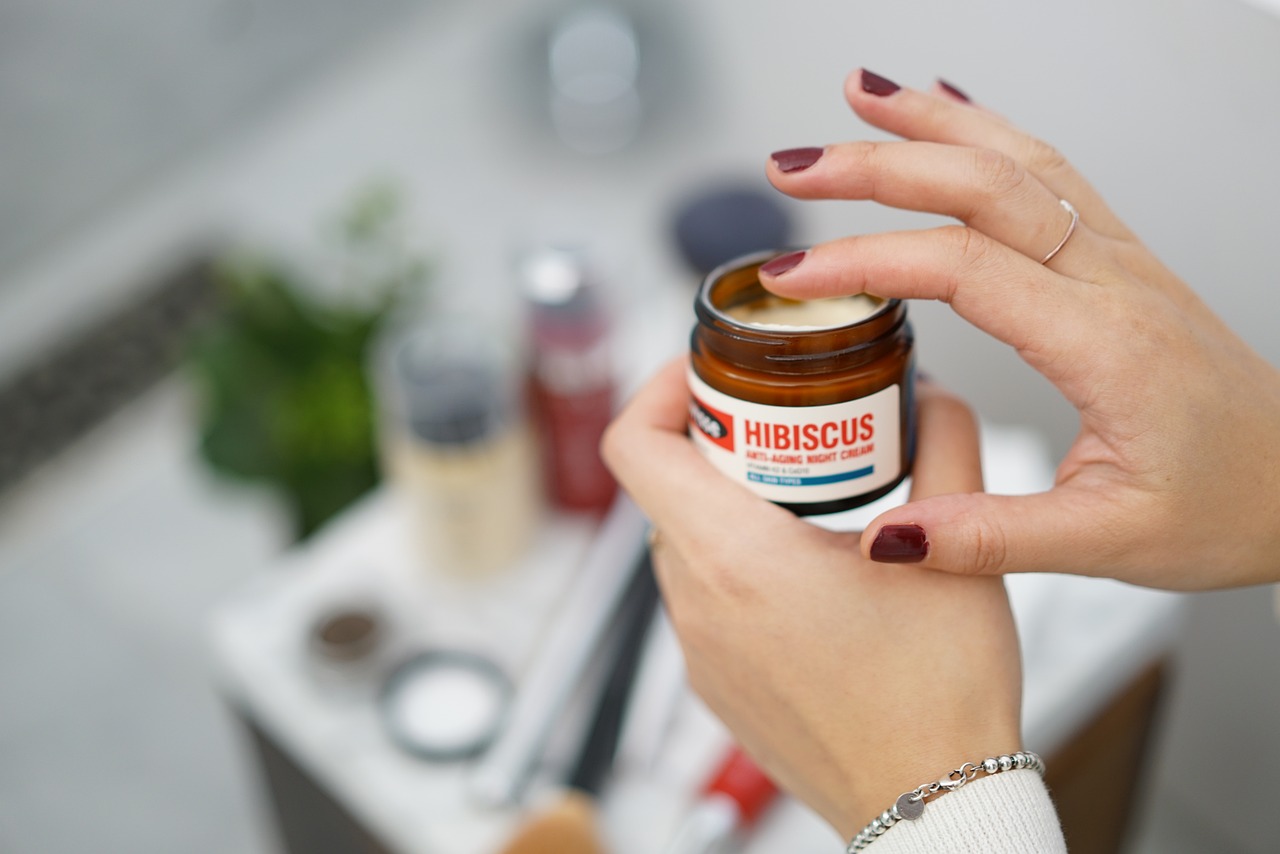 高保湿面霜最新版，深度滋润，重塑肌肤光彩