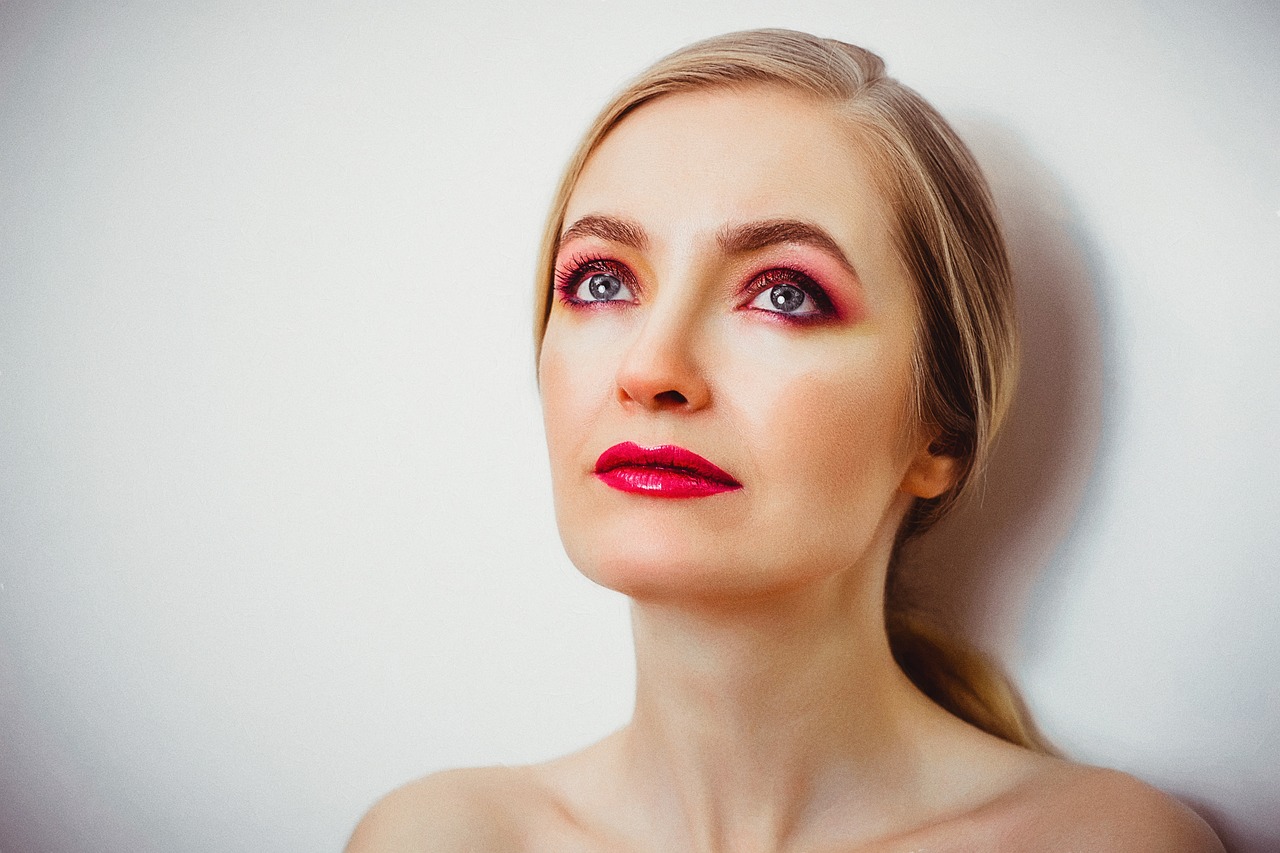 杨紫最新时尚帽子，潮流新宠的必备之选