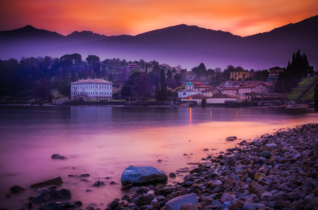 凤凰古城雪景最新报道,雪中凤凰古城的美丽与体验