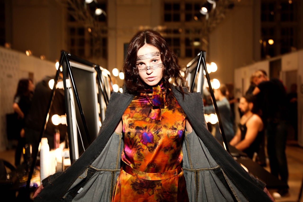 肖战古驰最新壁纸，时尚魅力与无限可能的完美结合展现风采神韵！