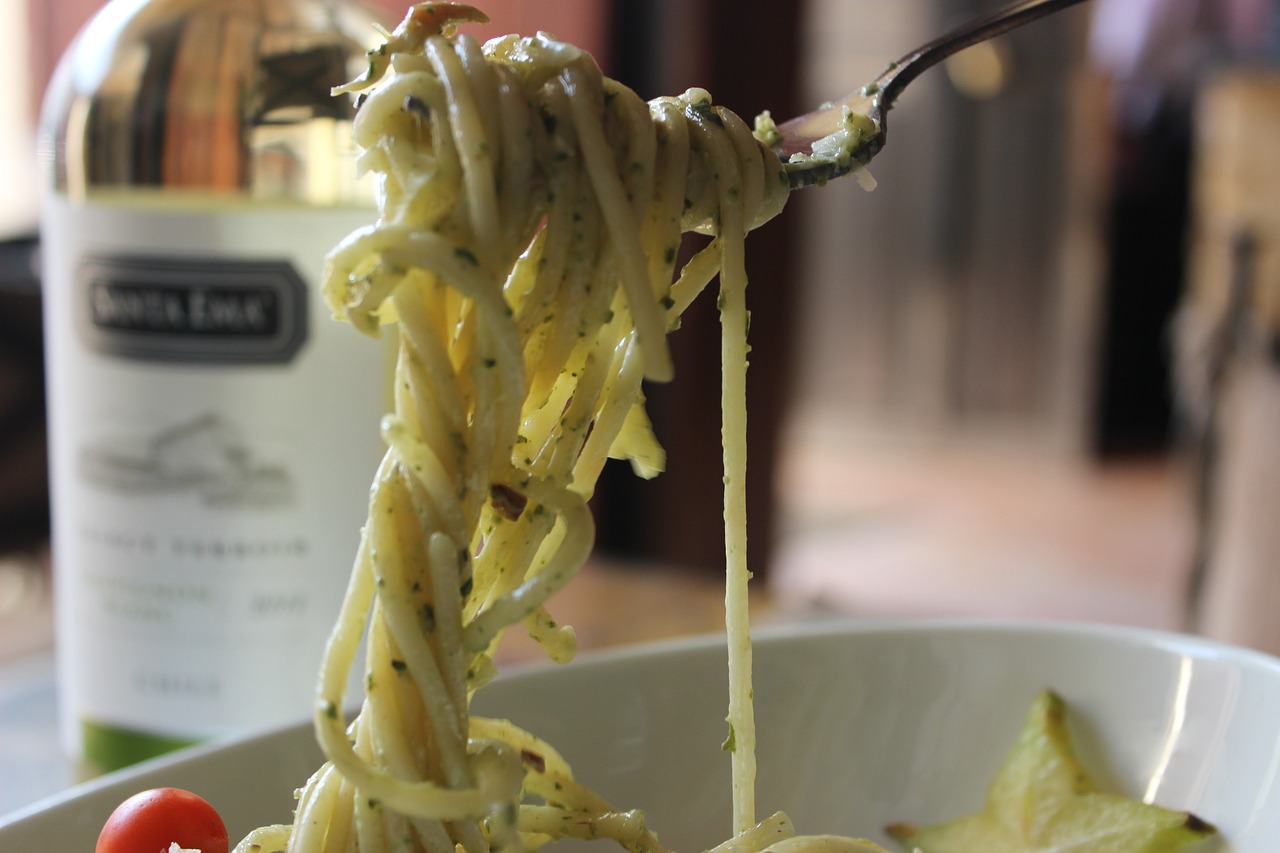 砸汽车玻璃盗窃最新动态揭秘,犯罪手法、防范策略及法律应对