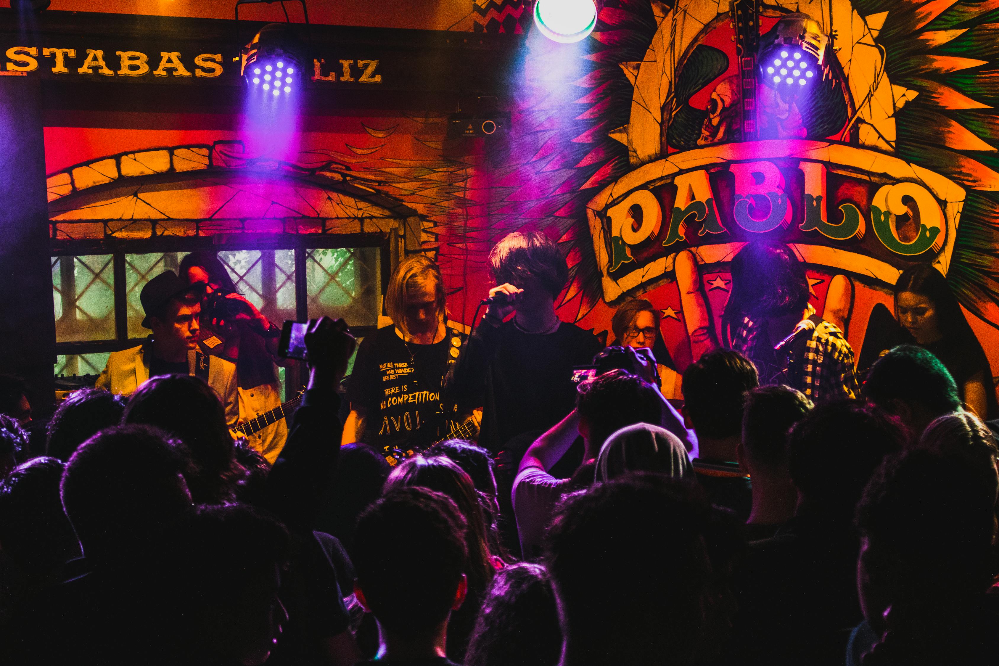 秦霄贤德云社探寻传统艺术魅力与传承，最新综艺节目独家报道