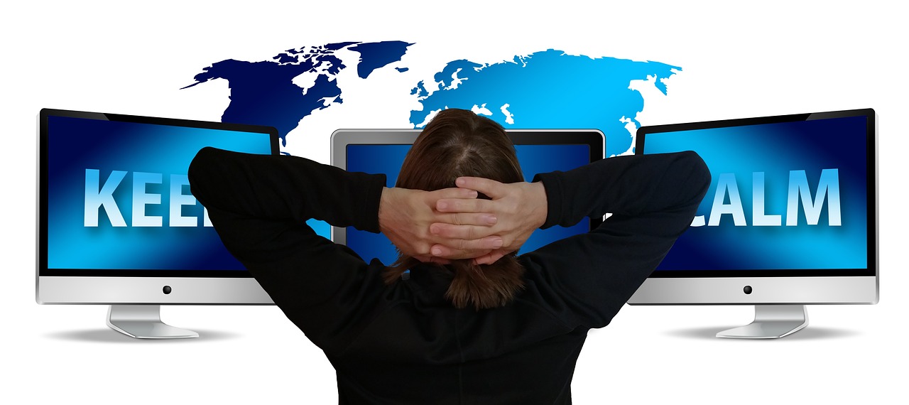 史姗妮微博更新，时尚潮流与公益事业的双重聚焦