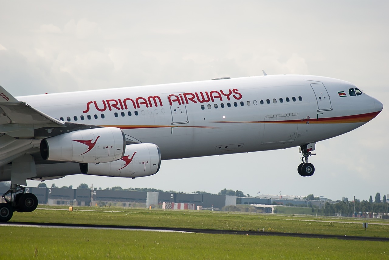 飞机场最新安检措施开启航空安全新篇章