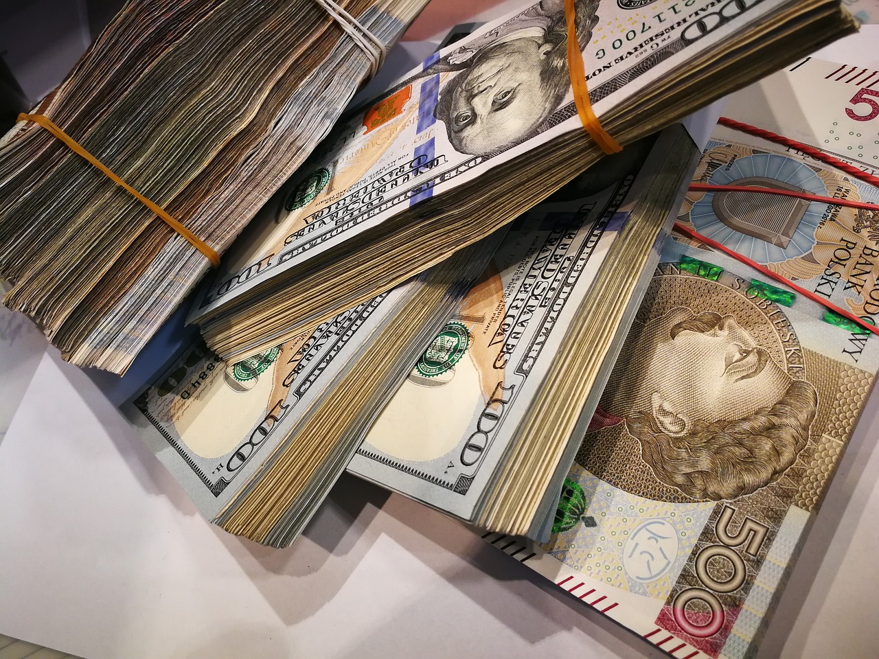 香港疫情最新增人数及影响概述