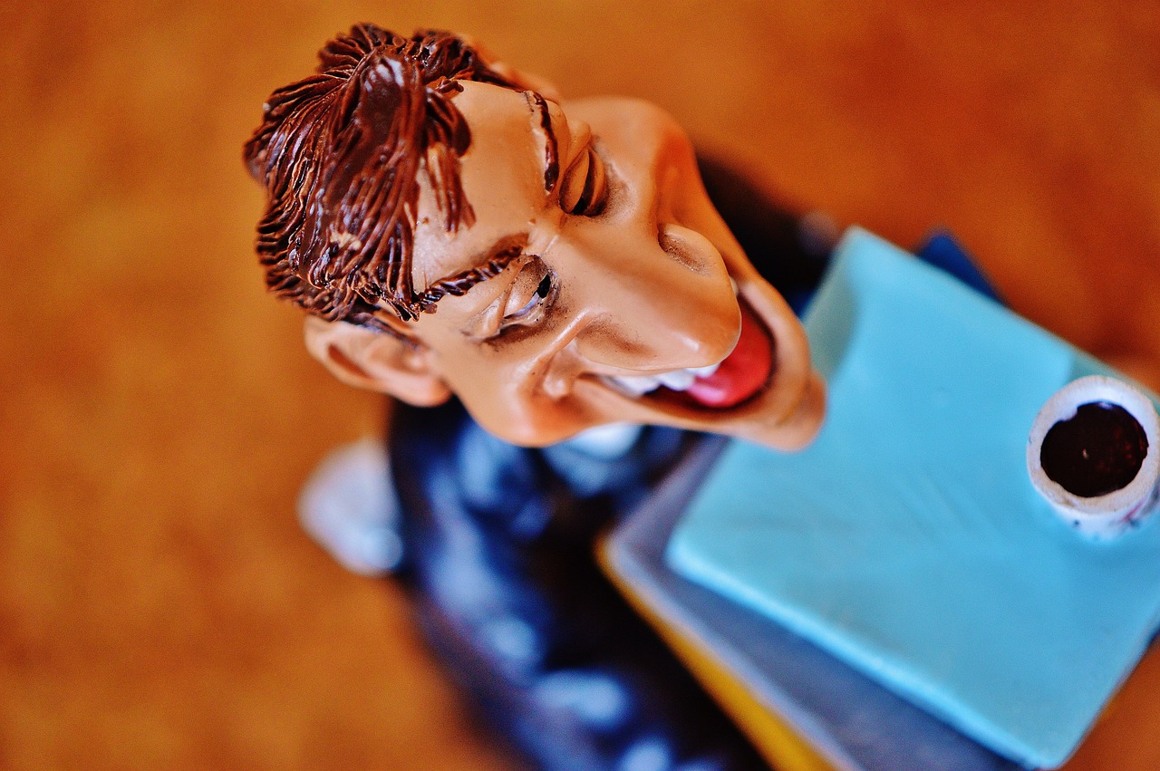 微信头像搞怪情侣最新潮流,最新情侣头像推荐,搞怪风格大热!