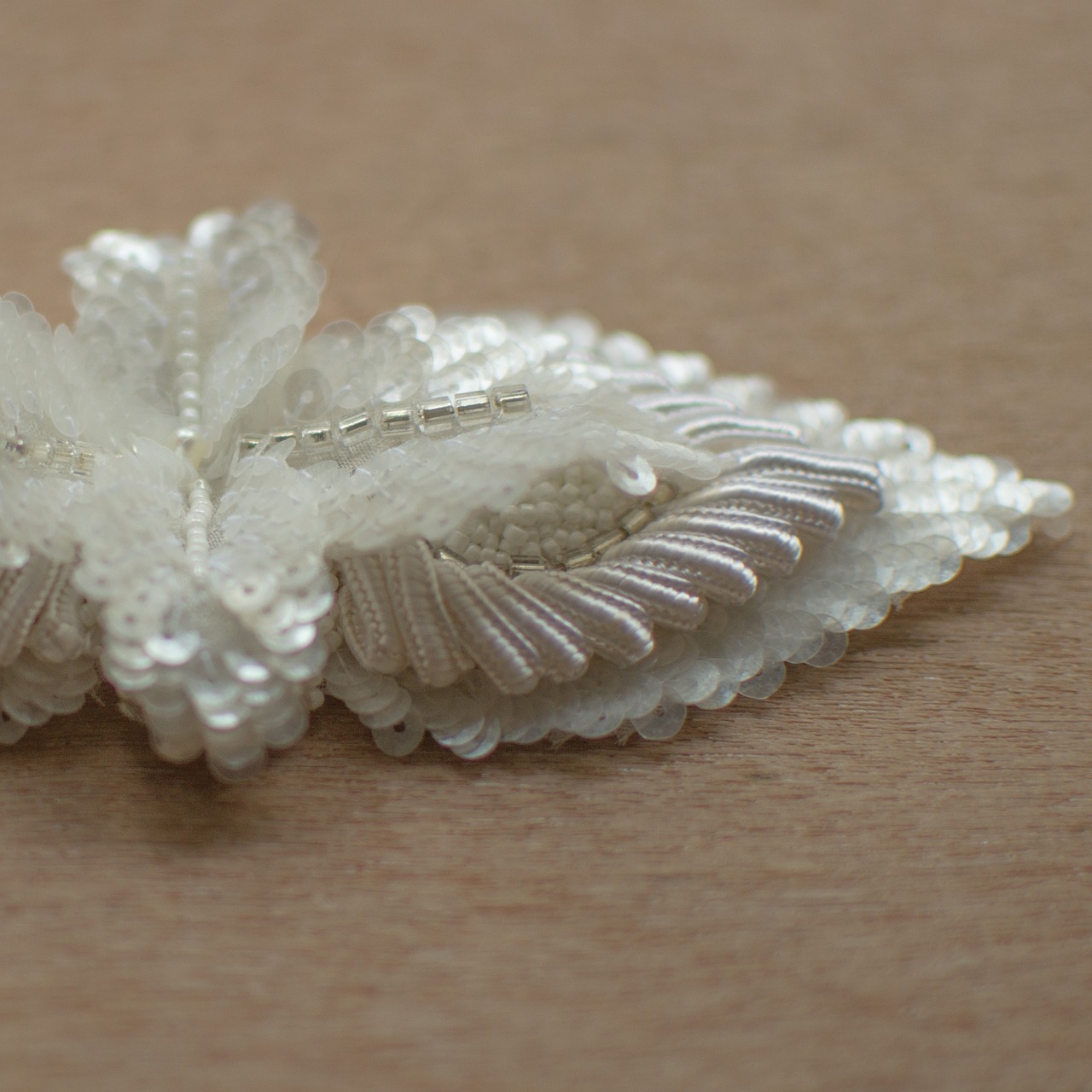 最新款食指戒指黄金，时尚与经典的完美融合