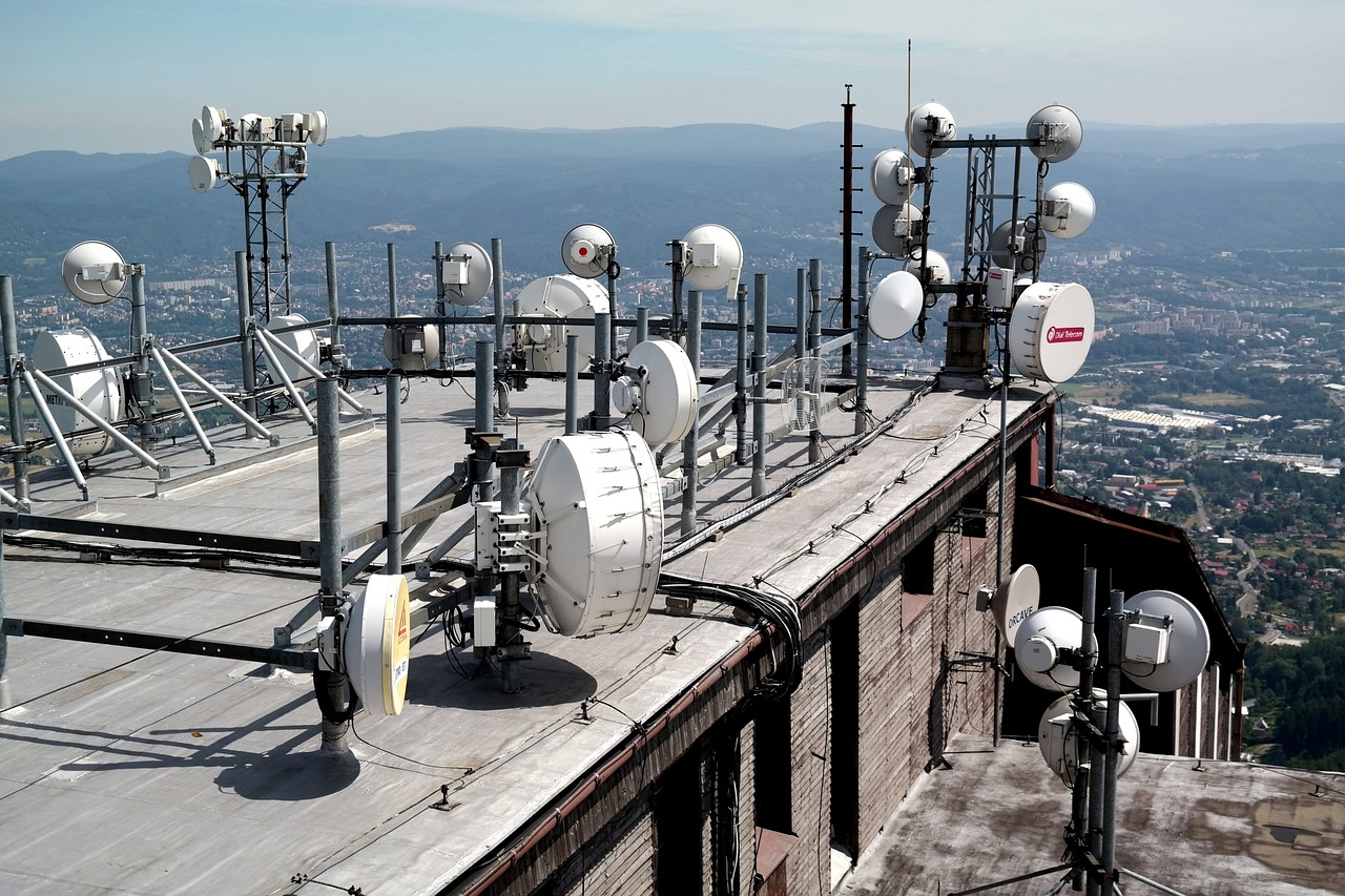 科技、环保与经济深度融合的最新行业动态分析