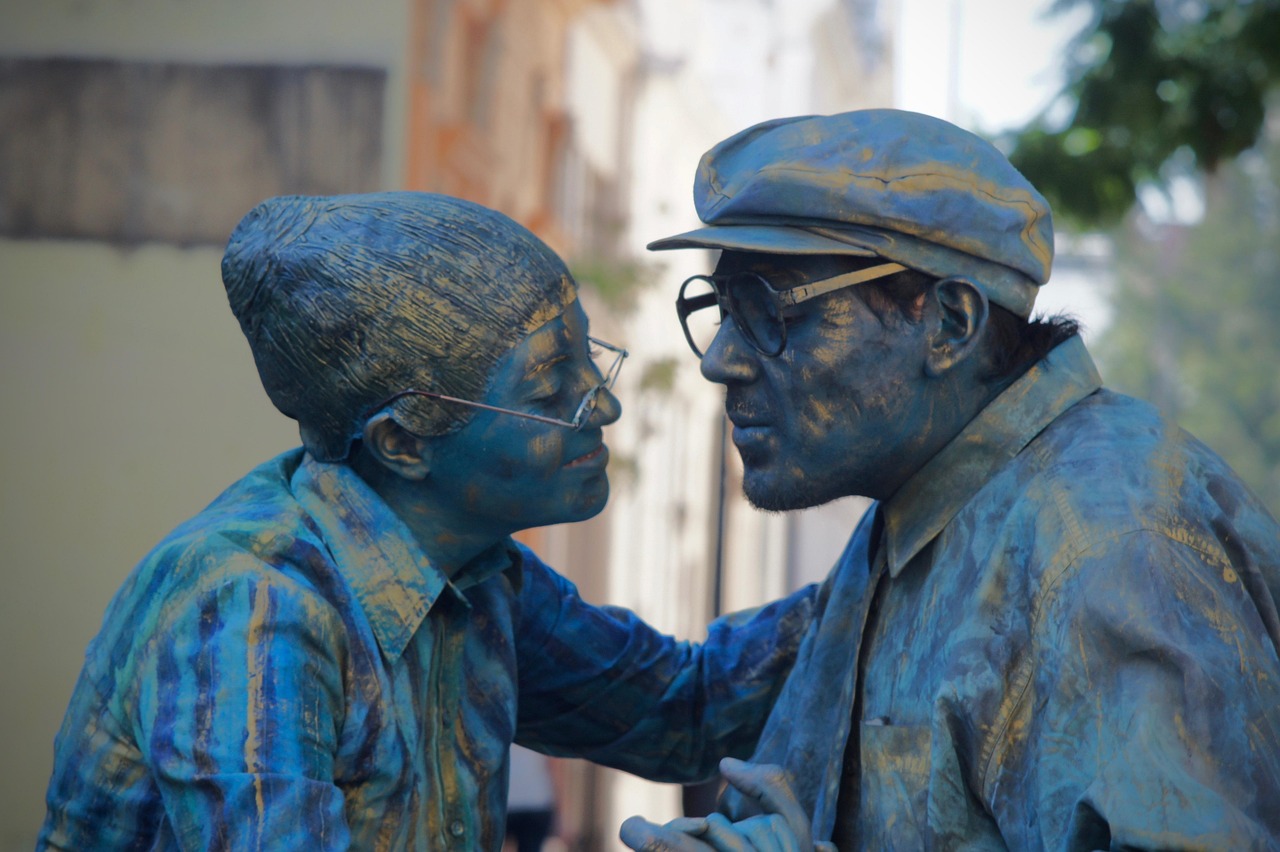 王菲与李亚鹏的最新动态，时光流转中的爱情与家庭生活揭秘