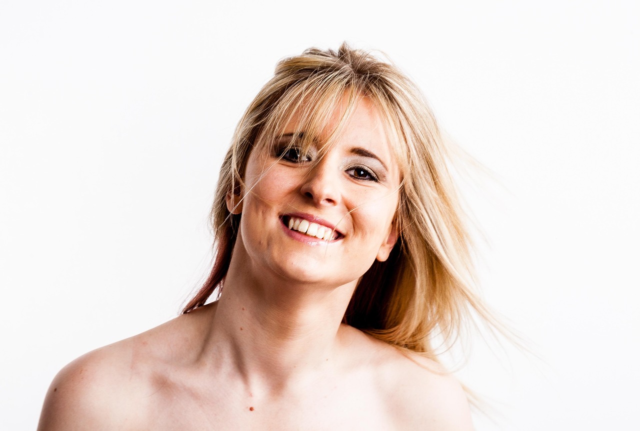 最新短款美甲时尚趋势,展现个性魅力的首选