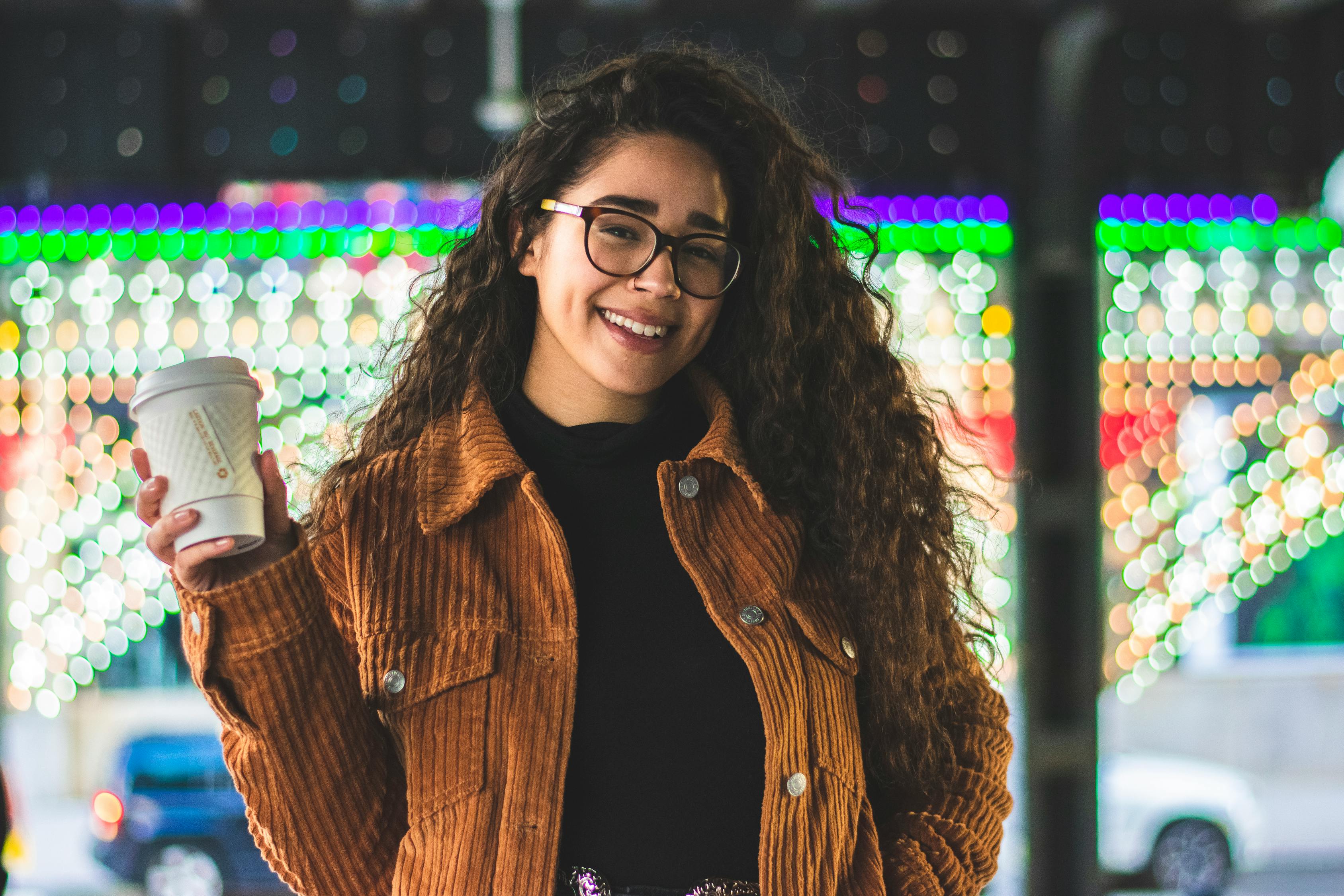 关晓彤最新长腿图片,时尚偶像形象魅力四溢展现