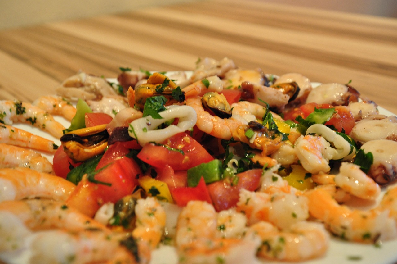 探索中国小龙虾最新吃法，领略美食新境界的魅力！