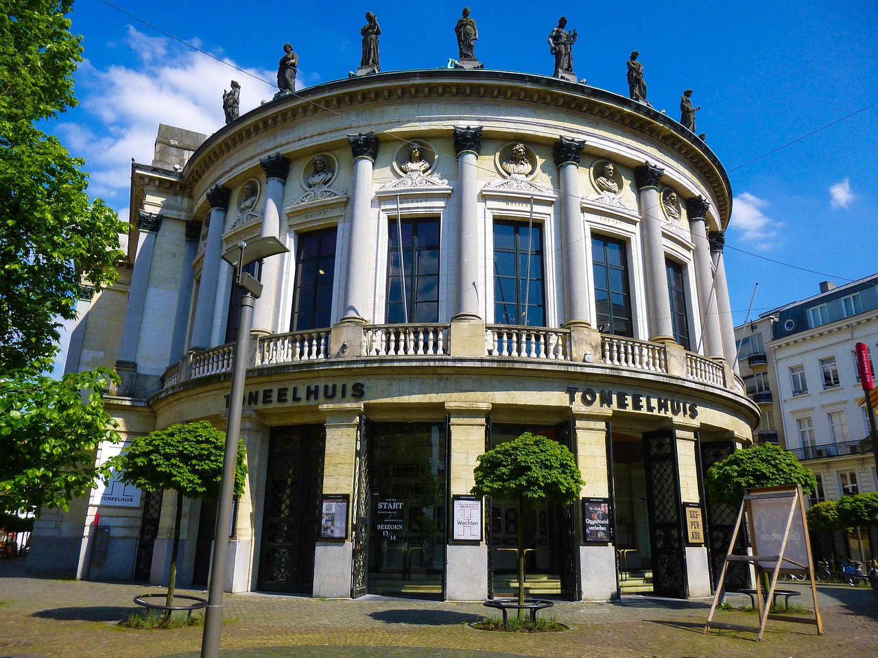 英国新冠肺炎最新动态与应对策略关注持续更新