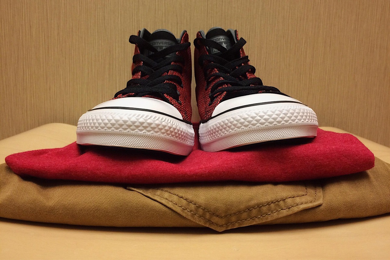 匡威最新联名款，时尚与经典的完美融合