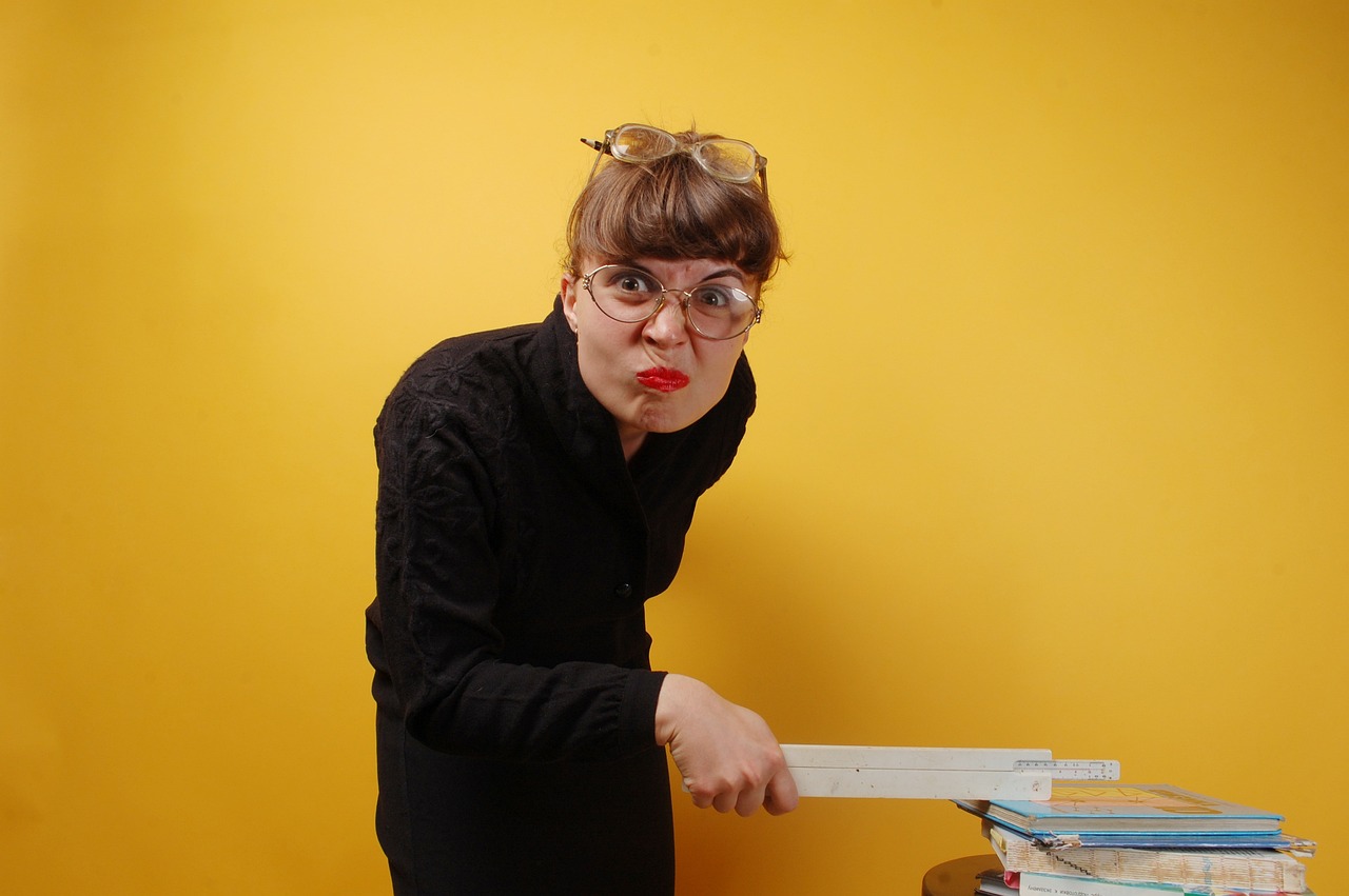 周立波最新采访视频,展现独特幽默与人生智慧风采