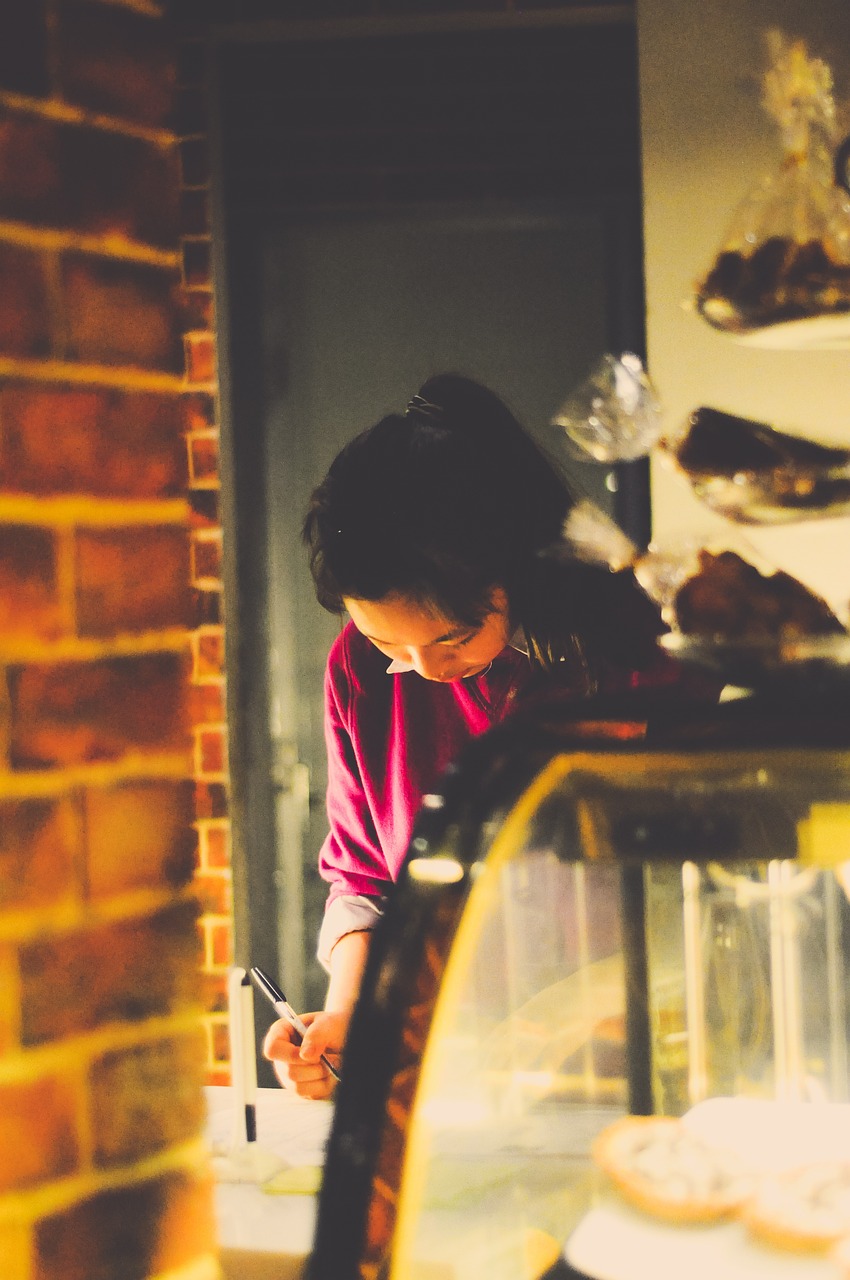 易烊千玺2018最新图片,展现魅力瞬间