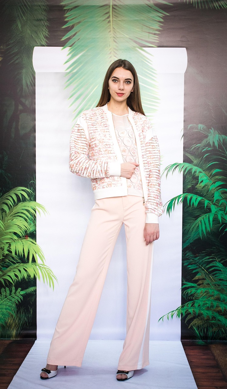 最新款秋款连衣裙，时尚与优雅的完美融合