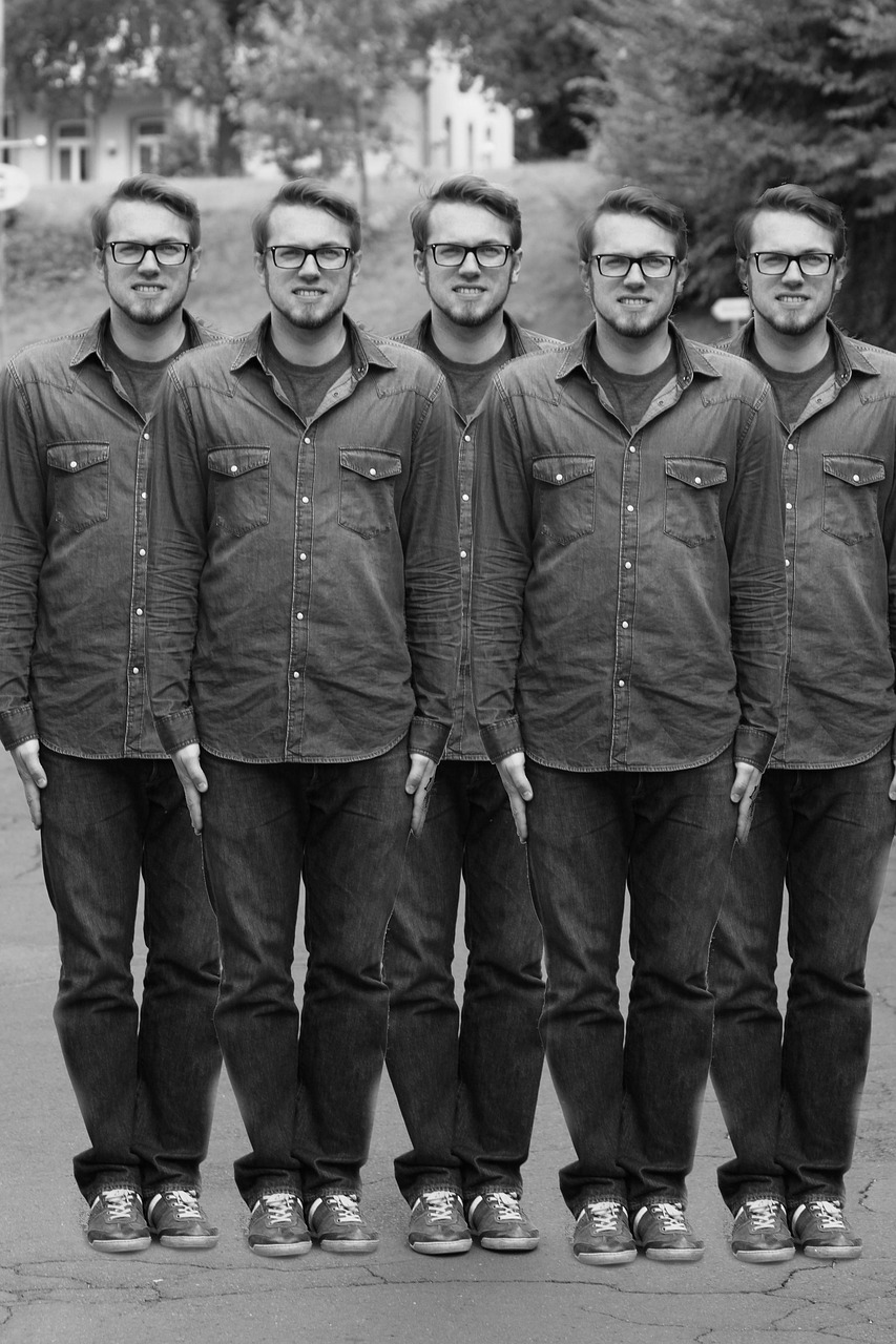 一个鬼子都不留演员表及其深度解析