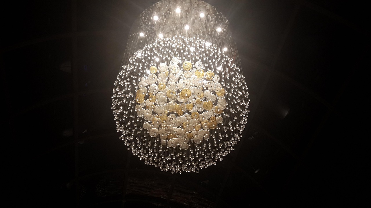 连云港夜生活新动态，繁华都市夜晚的魅力无限