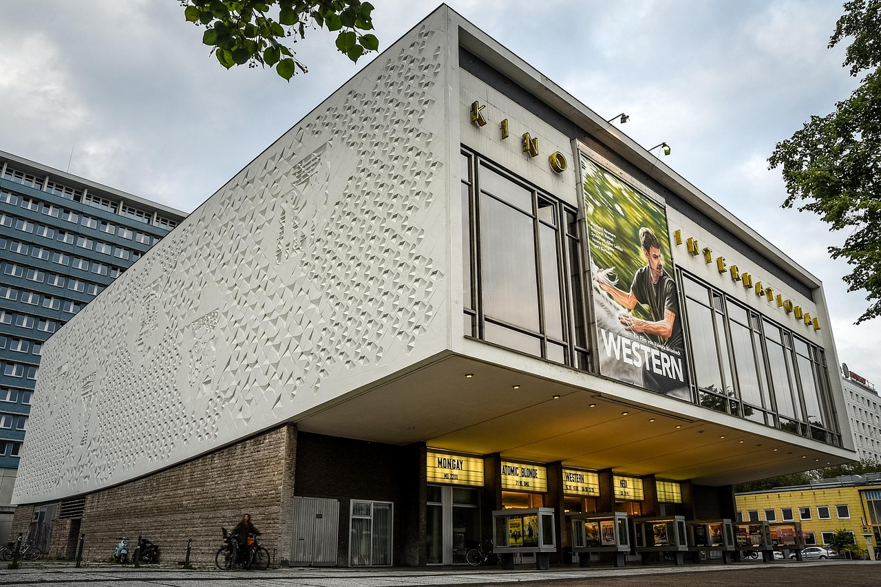 绿岛影院最新地址，一站式观影指南更新