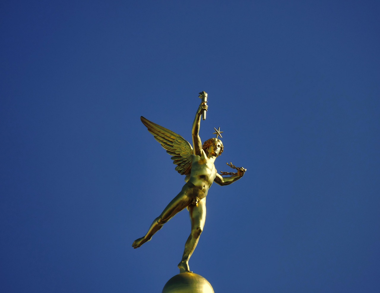 泱泱最新小说2016，时代浪潮中的英雄崛起