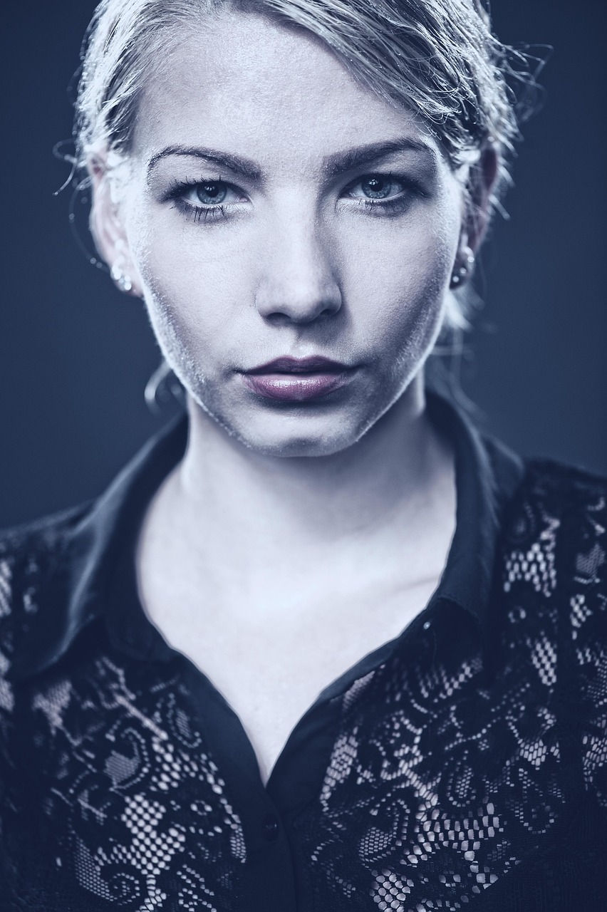 三月拳击赛场风起云涌，最新动态与激烈比拼