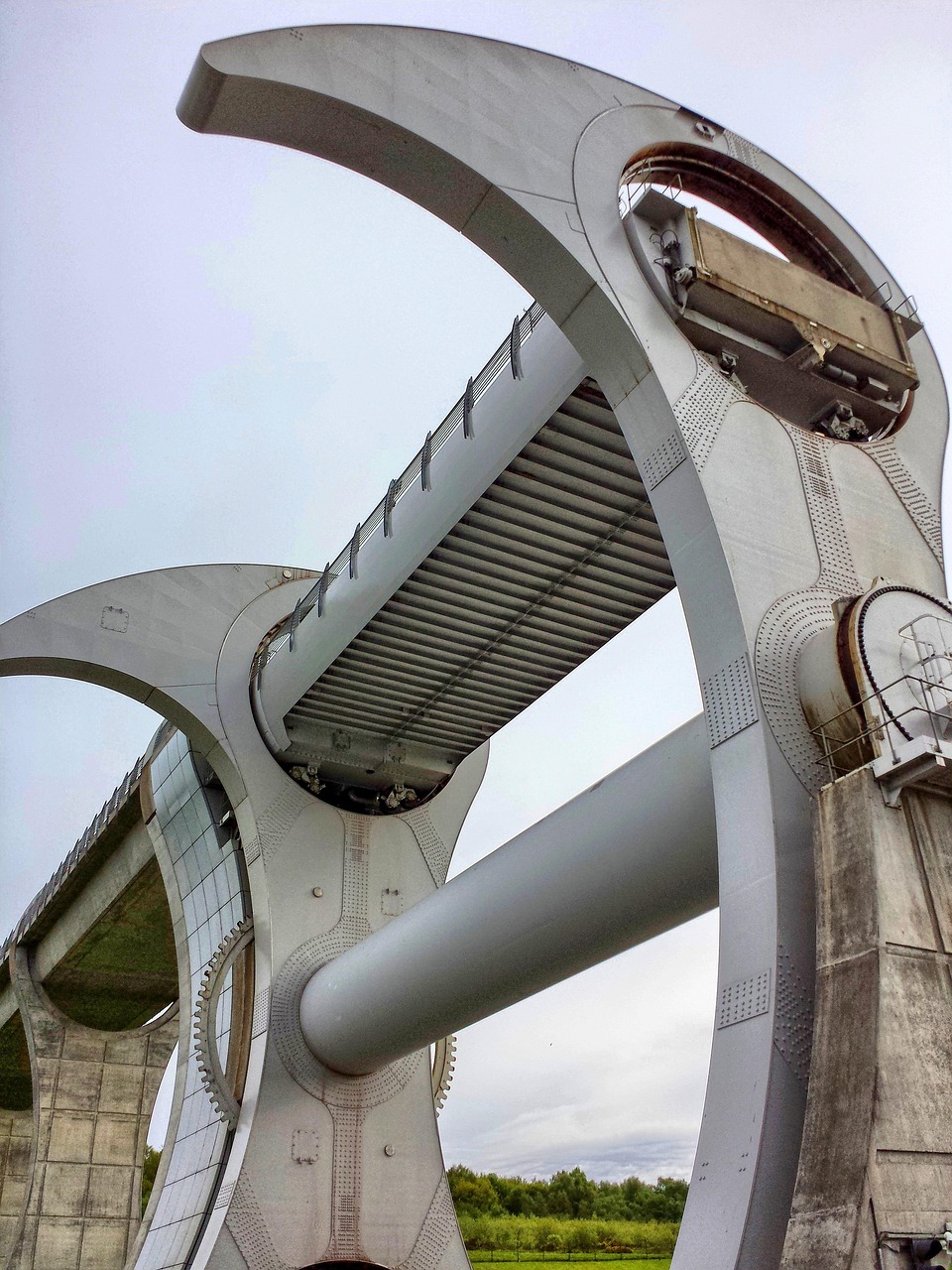 山阳高铁四月建设进展报告,最新施工动态与成果展示