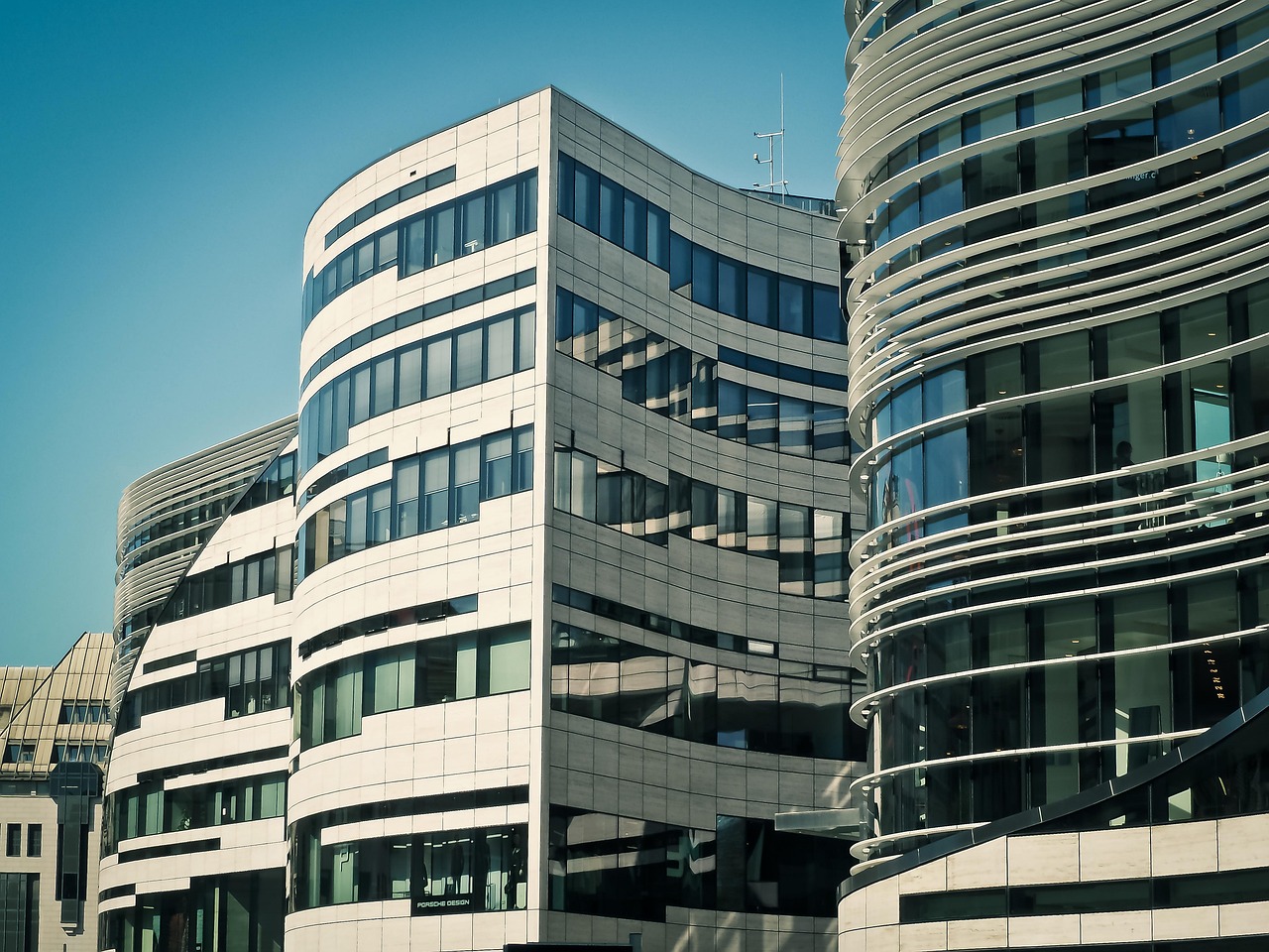 四月现代房屋出售创新策略，引领市场潮流的新方法