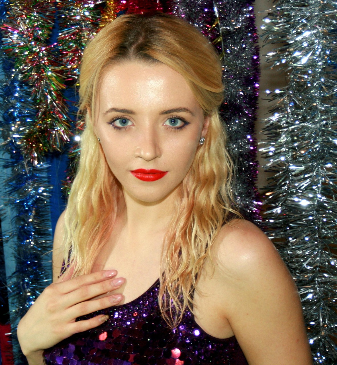 四月女性演员璀璨闪耀影视界,光芒四射的璀璨之星