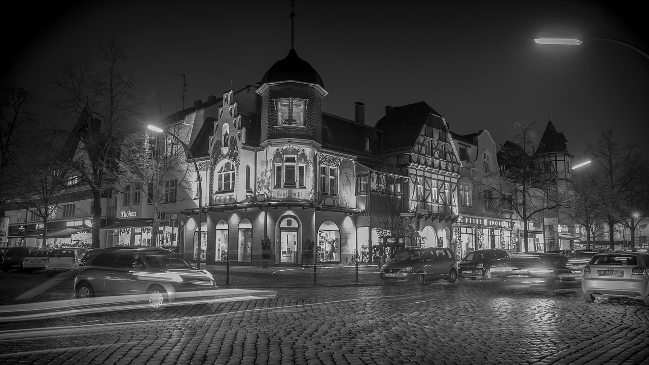 战火中的电影传奇，四月美国与德国的对决电影之夜