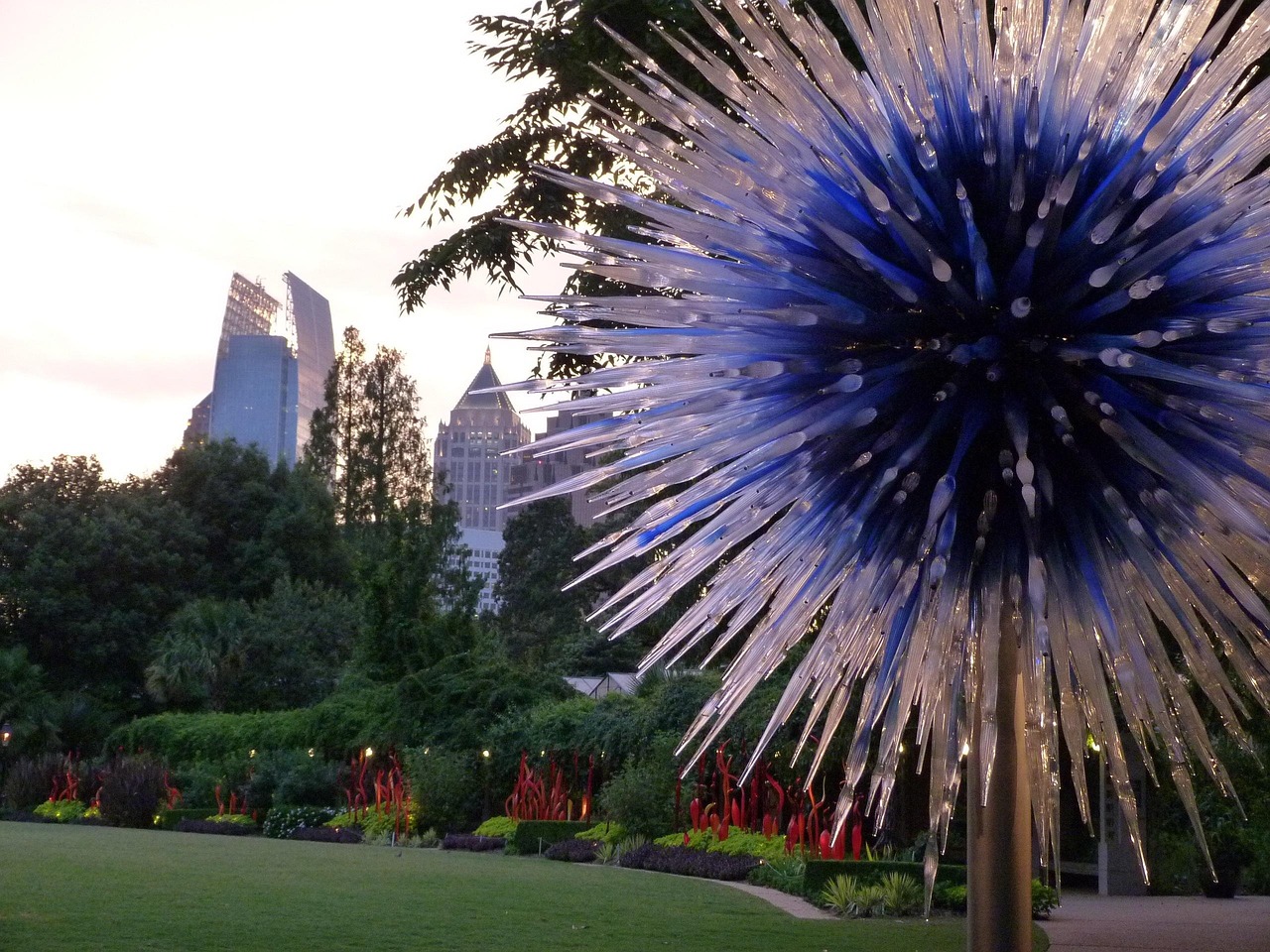 四月电影花芯，视觉盛宴的绽放之旅