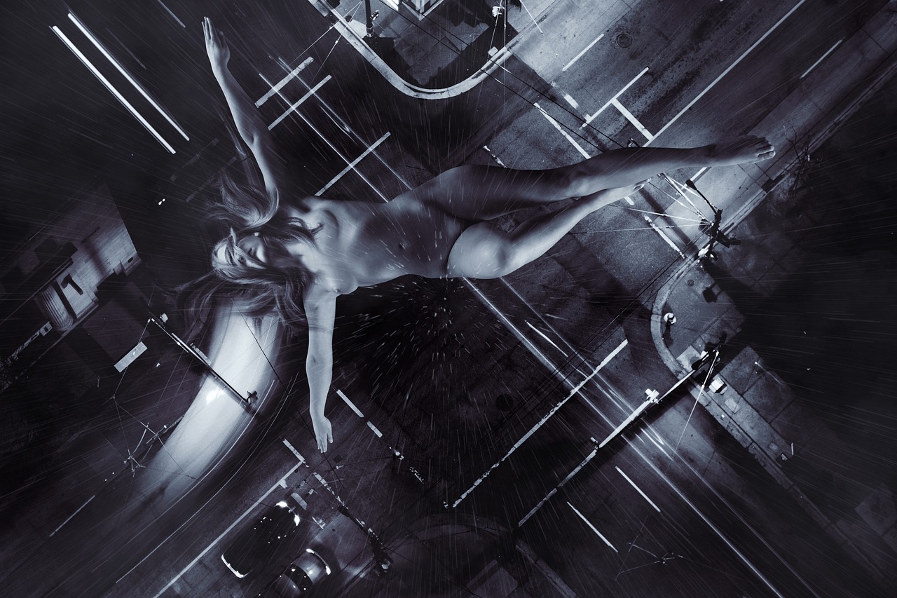 探索生存与绝望的边界，行尸走肉电影四月上映