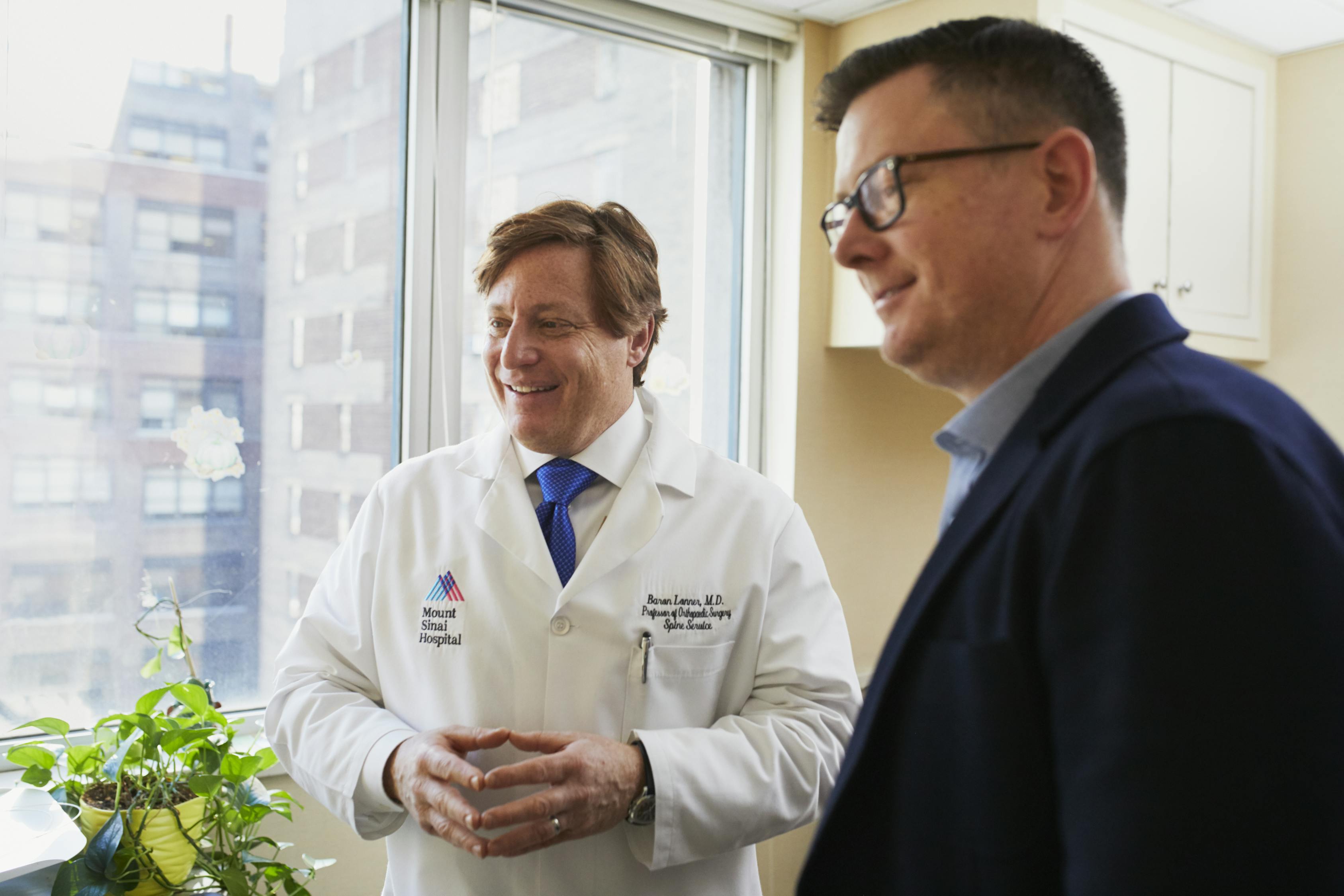 四月最新乡村医生形象展示，新时代的健康守护者风采展现