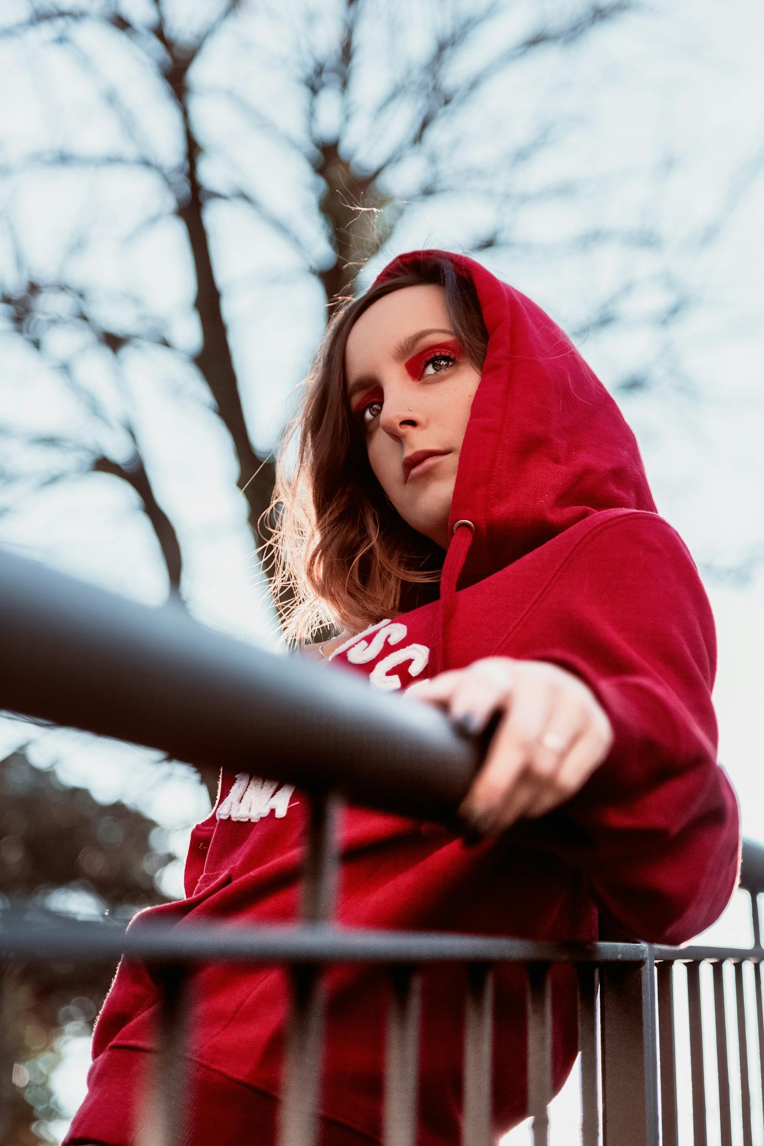 许凯四月最新写真曝光，展现独特魅力和青春风采