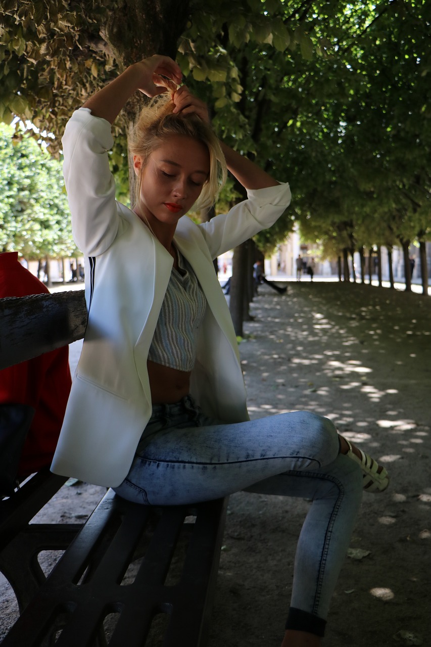 五月香港璀璨女星，知名女演员们闪耀荧屏