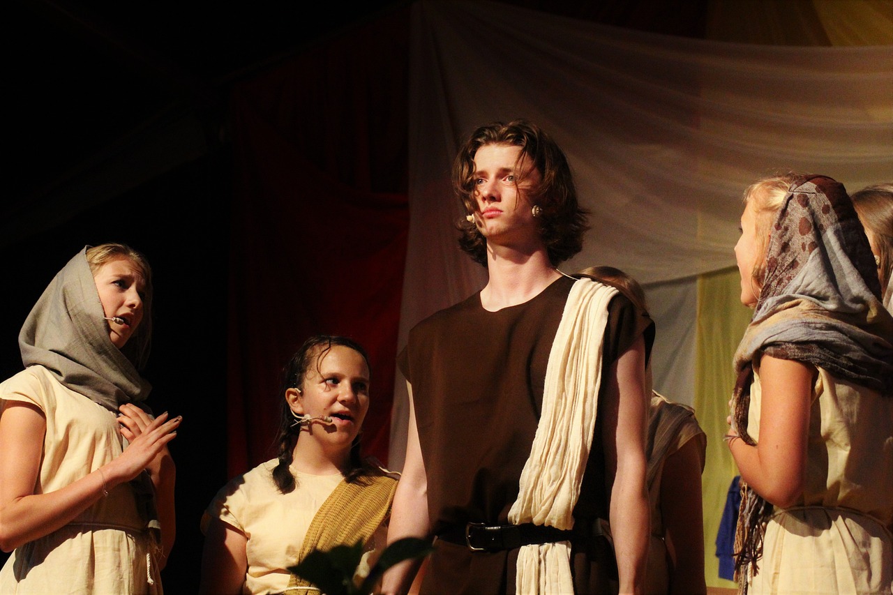 五月演员鳖，舞台上的璀璨之星传奇