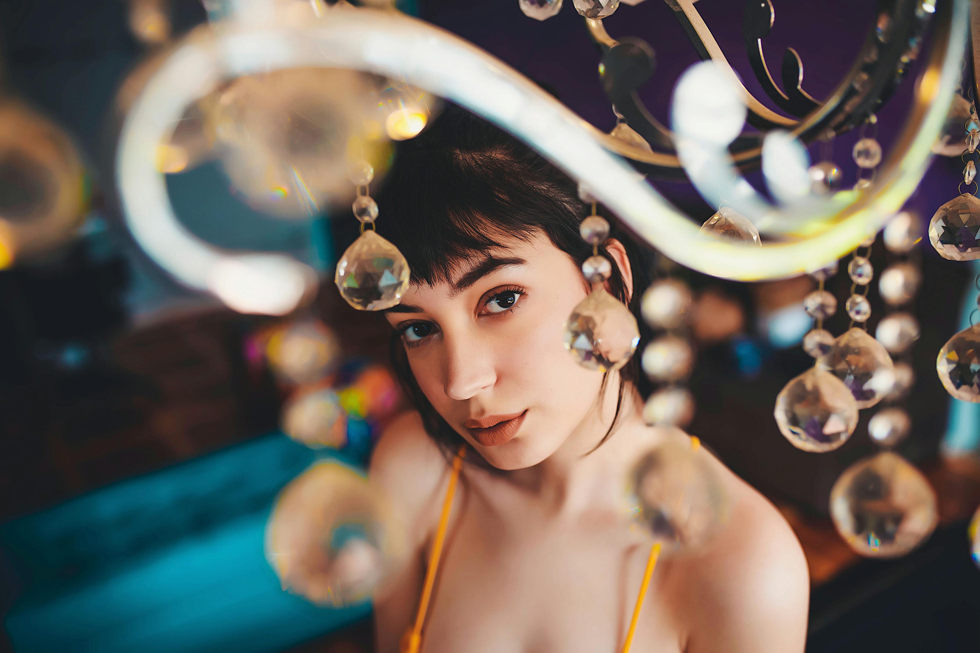 五月明星闪耀时刻，人体写真的艺术魅力展现